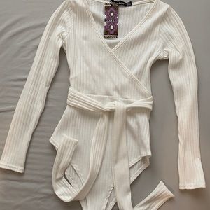 White long sleeve tie top
